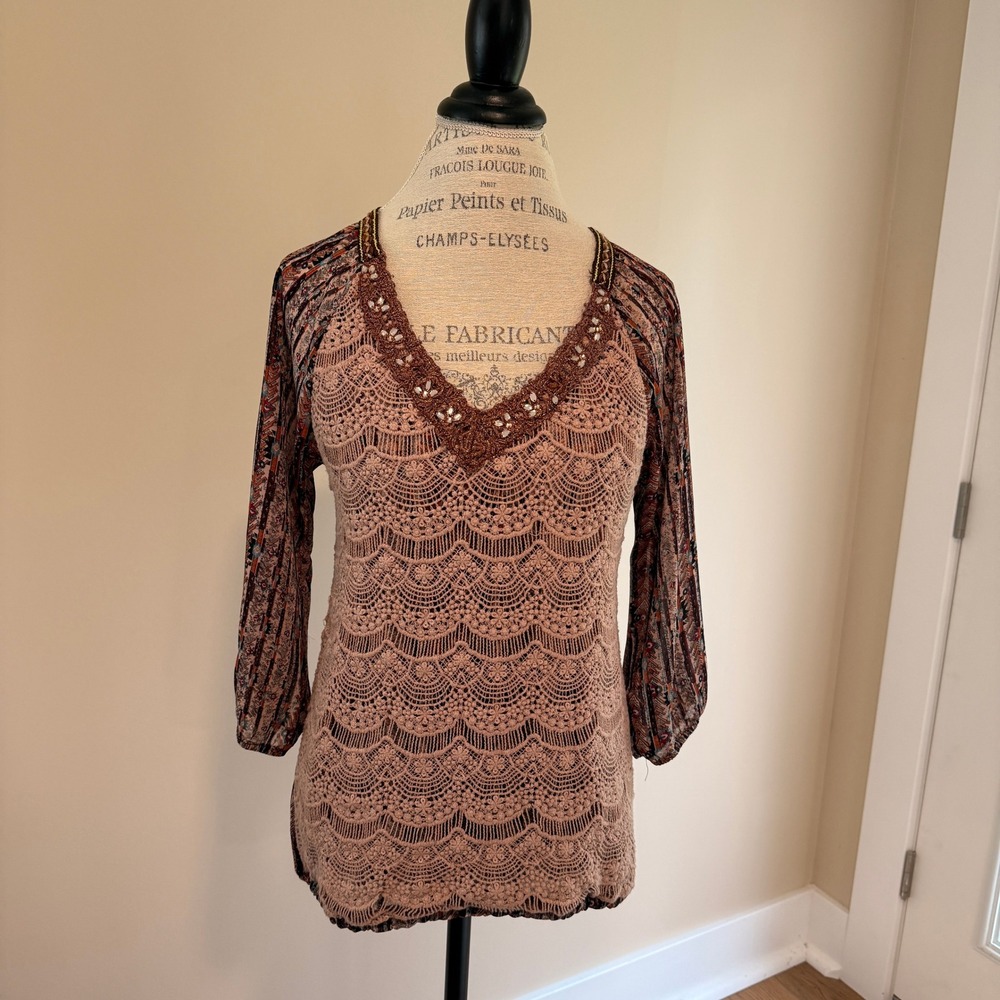 BKE Boutique Women's Jeweled/Crocheted Blouse Size S